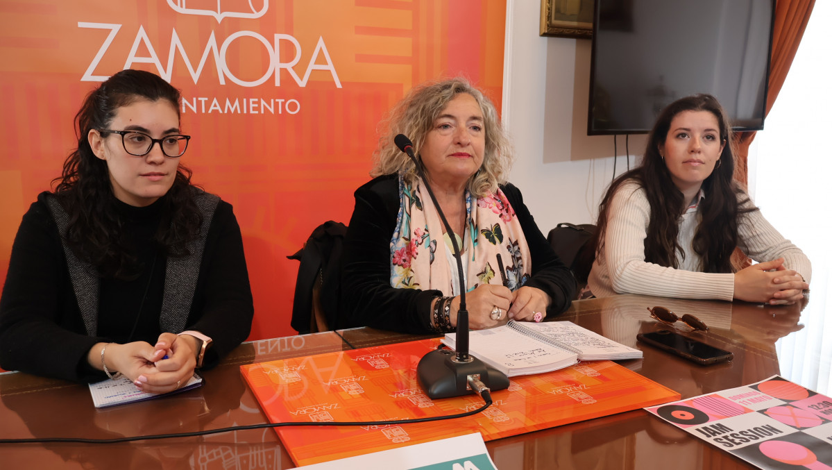 De izq.  Ana Alfonso, Auxiliadora Fernu00e1ndez y Claudia Zurdo