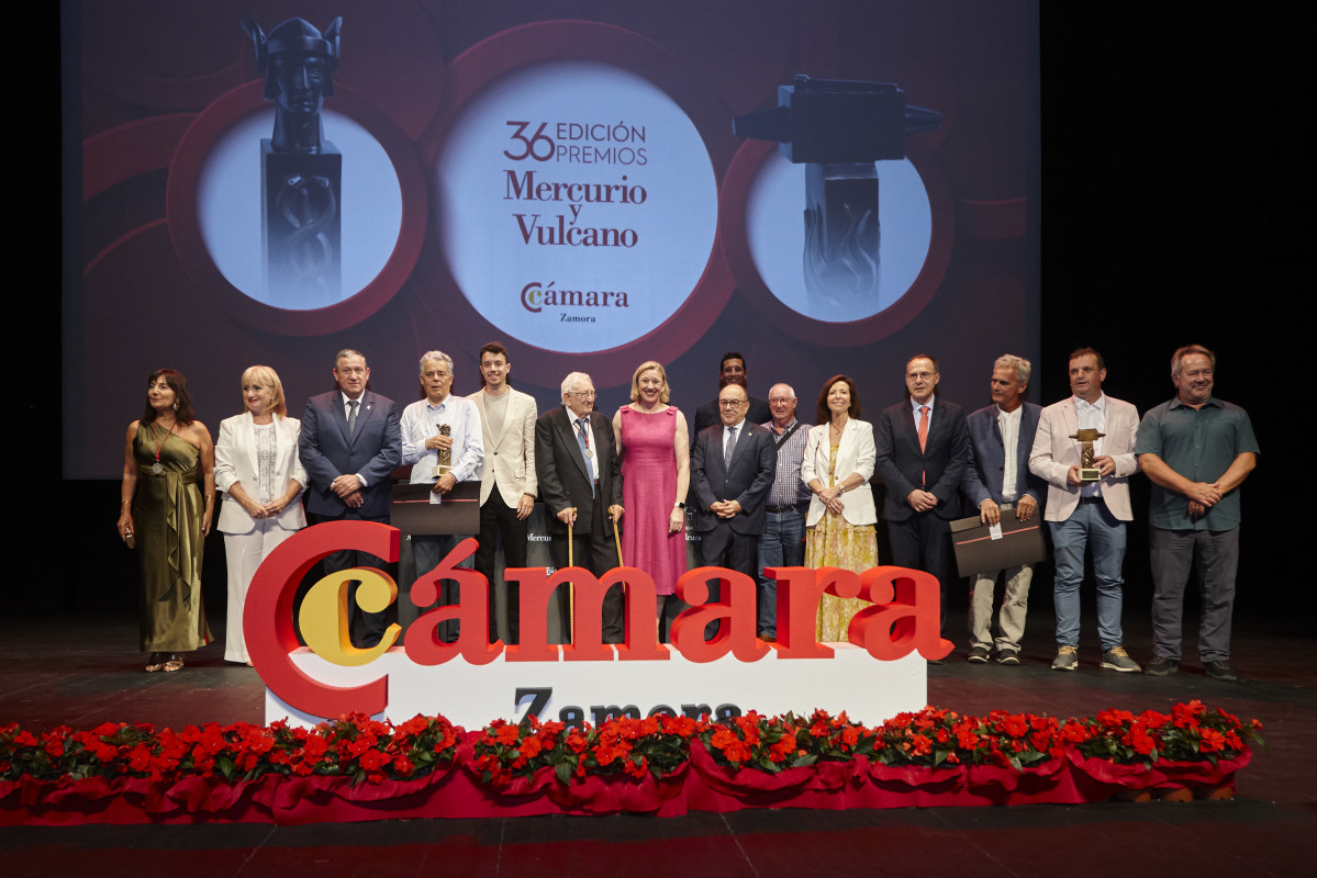 36u00aa Premios Mercurio & Vulcano 2024 Foto Familia