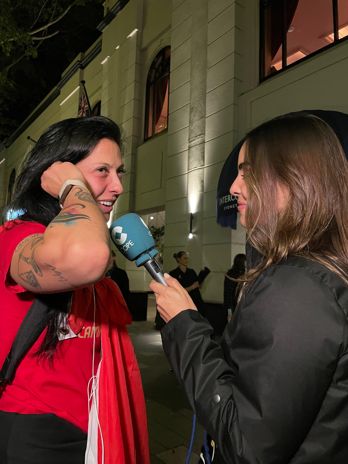 Andrea Pelu00e1ez y Jenni Hermoso.