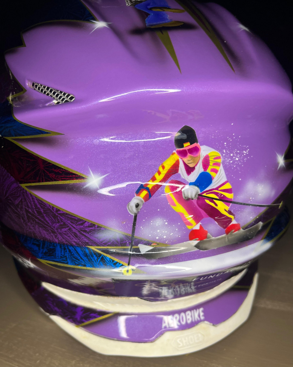 Detalle casco Sara Garcia temporada 2025 (3)