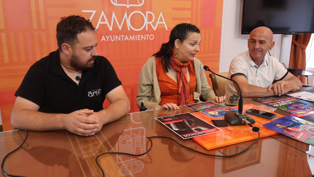 De izq a dcha Cristian Santos, Maru00eda Eugenia Cabezas y David Carbajo (2)