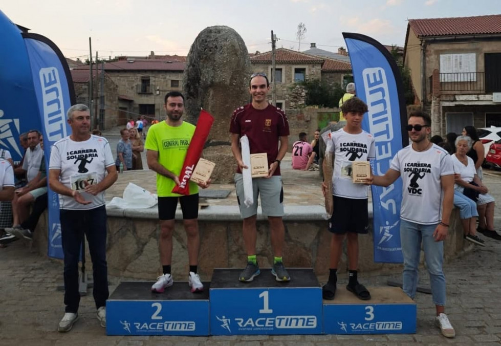 Roberto R. Jimenez vencedor 1ª edicion Carrera Solidaria Villanueva del Campillo